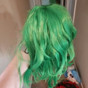 Green wig